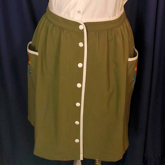 Modcloth Dresses & Skirts - NWOT modern take on a vintage style skirt